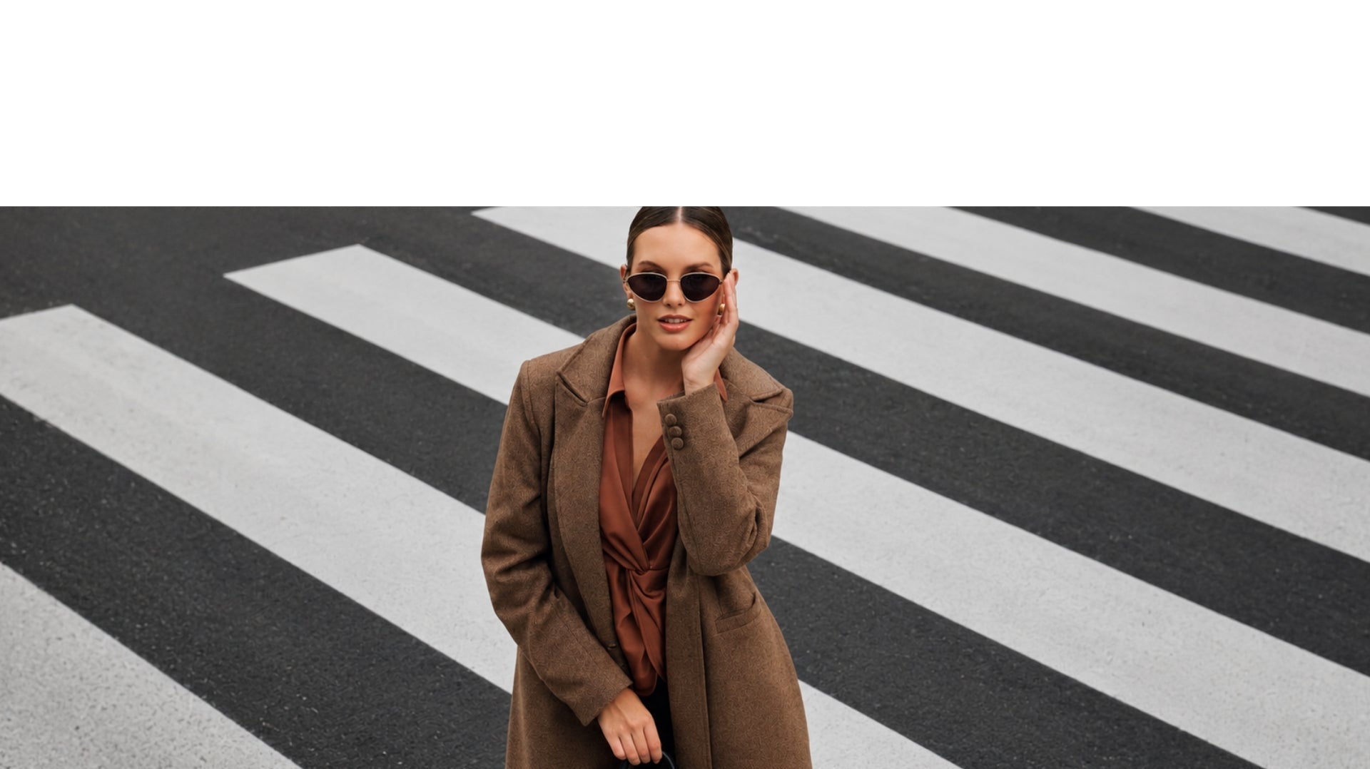 Cuando el clima cambia, la moda se adapta: The Line, la nueva atemporalidad en la moda.