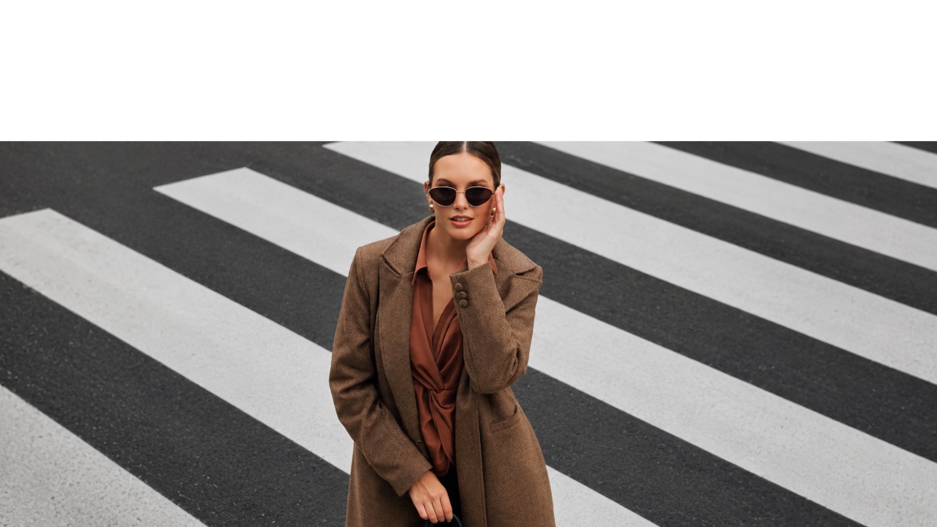 Cuando el clima cambia, la moda se adapta: The Line, la nueva atemporalidad en la moda.